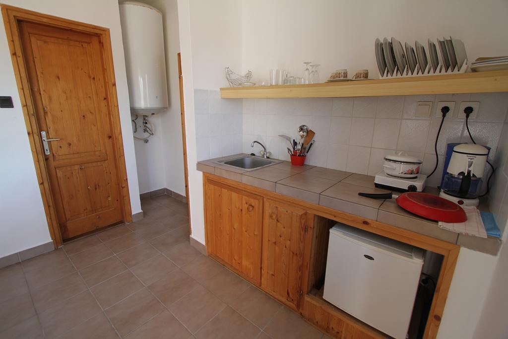Voeroesko Apartmanhaz Révfülöp Стая снимка